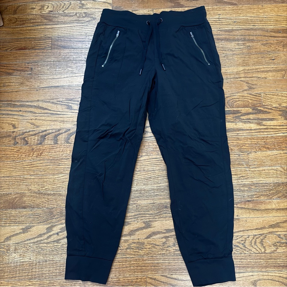 Athleta Women's Trekkie North Black Joggers with Zippered Pockets 10 EUC - Picture 2 of 5